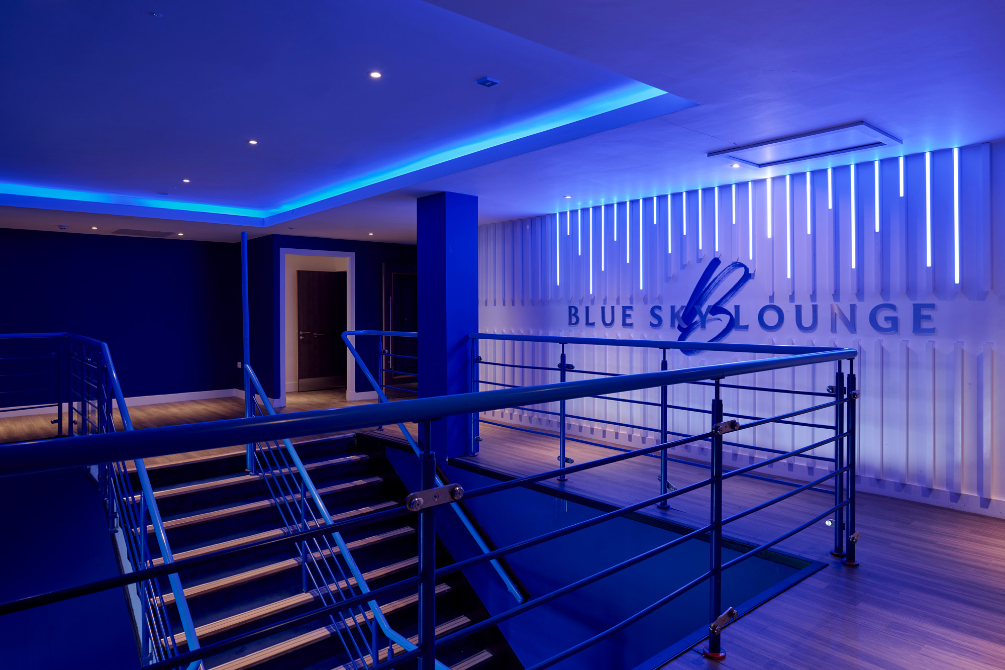 Metal Technology’s Thermal 10-35 Hi / Hi+ Commercial Door used in Blue ...